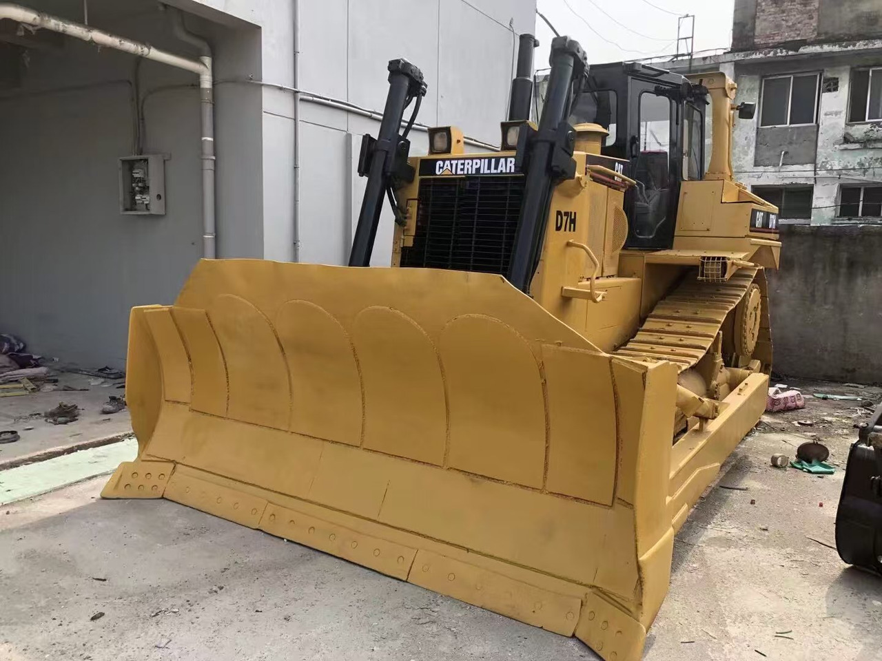 CATERPILLAR D7H - Buldozer: obrázek 4 CATERPILLAR D7H - Buldozer: obrázek 4