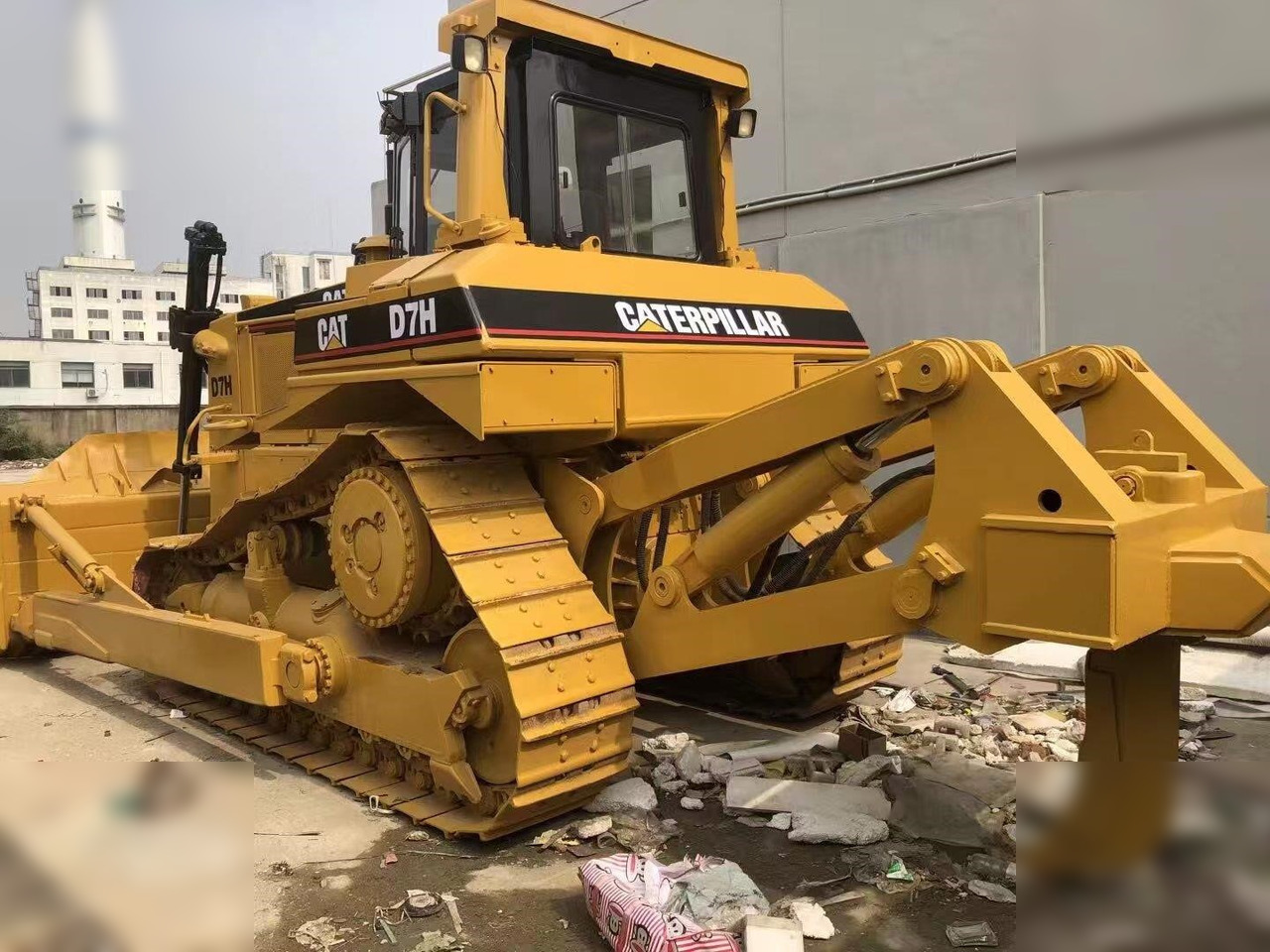 CATERPILLAR D7H - Buldozer: obrázek 3 CATERPILLAR D7H - Buldozer: obrázek 3