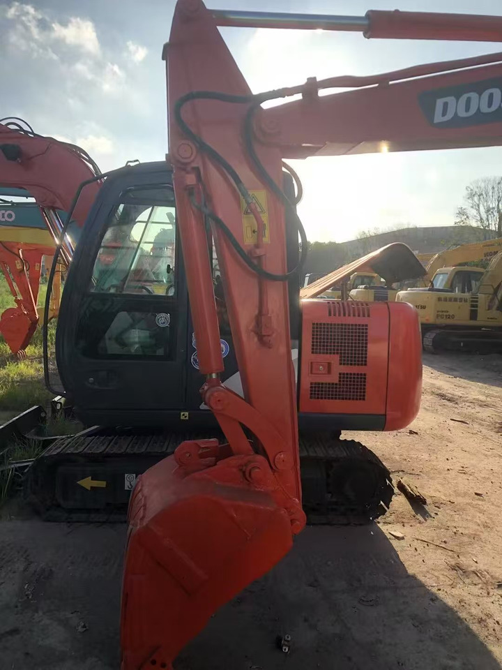 DOOSAN DX55-9C - Pásové rýpadlo: obrázek 4 DOOSAN DX55-9C - Pásové rýpadlo: obrázek 4