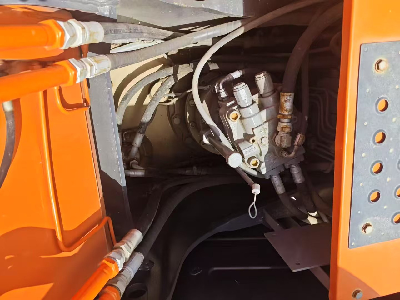 Pásové rýpadlo HITACHI ZAXIS 160: obrázek 7