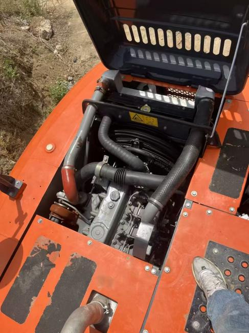 HITACHI ZX120 - Pásové rýpadlo: obrázek 4 HITACHI ZX120 - Pásové rýpadlo: obrázek 4