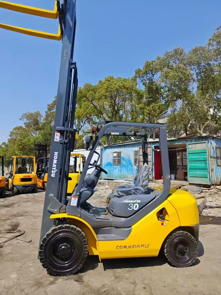 KOMATSU 3-ton - Vertikální sloupový výtah: obrázek 4 KOMATSU 3-ton - Vertikální sloupový výtah: obrázek 4