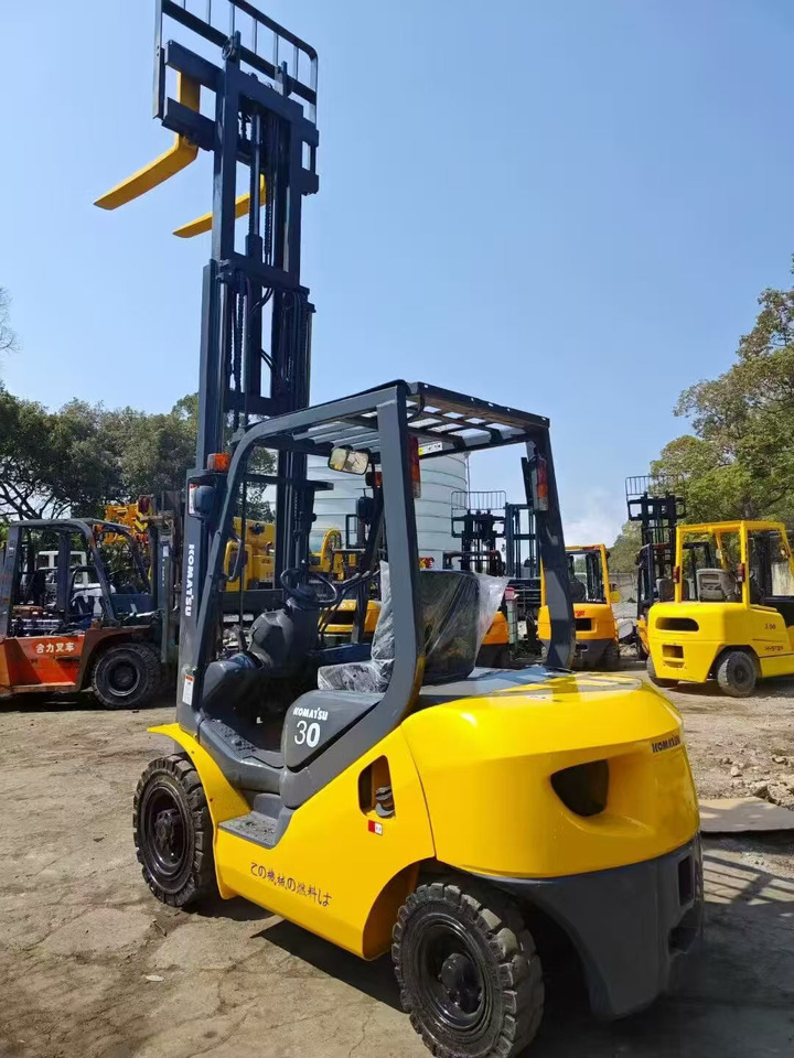 KOMATSU 3-ton - Vertikální sloupový výtah: obrázek 3 KOMATSU 3-ton - Vertikální sloupový výtah: obrázek 3