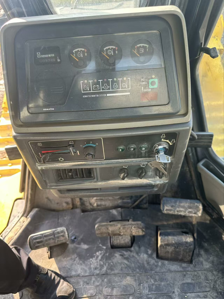 Buldozer KOMATSU D85E: obrázek 19