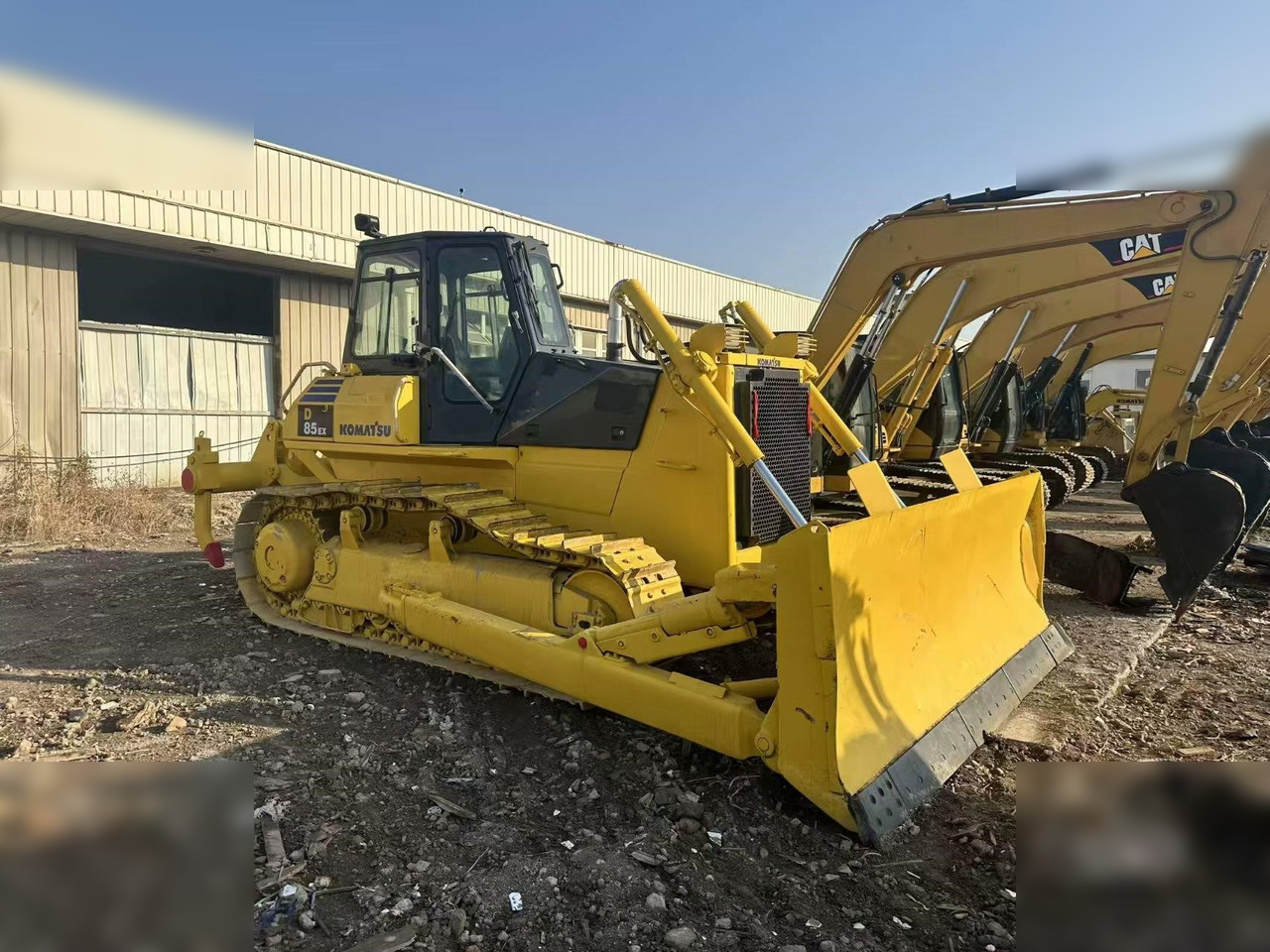 KOMATSU D85EX-18 - Buldozer: obrázek 3 KOMATSU D85EX-18 - Buldozer: obrázek 3