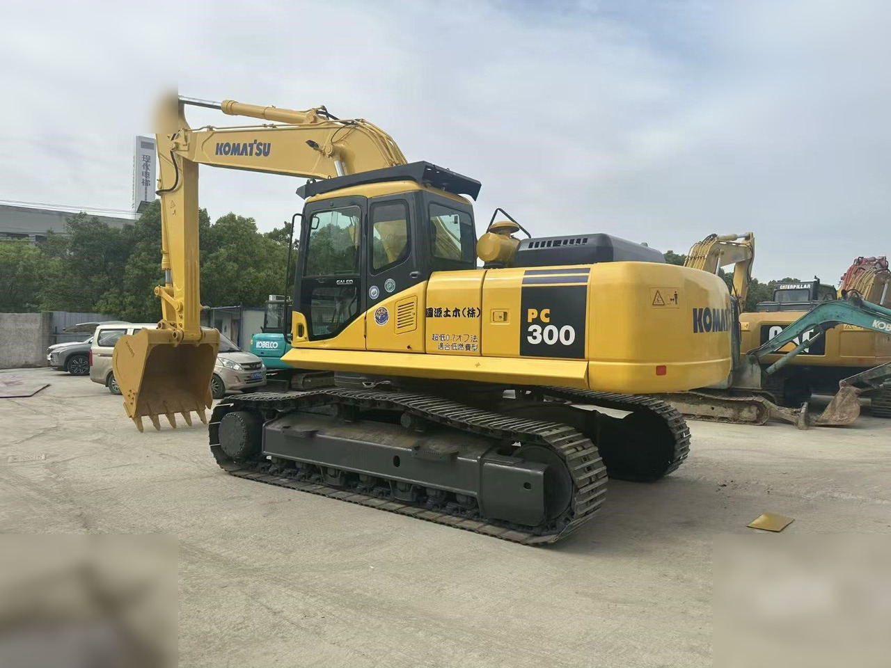 KOMATSU PC300-7 - Pásové rýpadlo: obrázek 5 KOMATSU PC300-7 - Pásové rýpadlo: obrázek 5