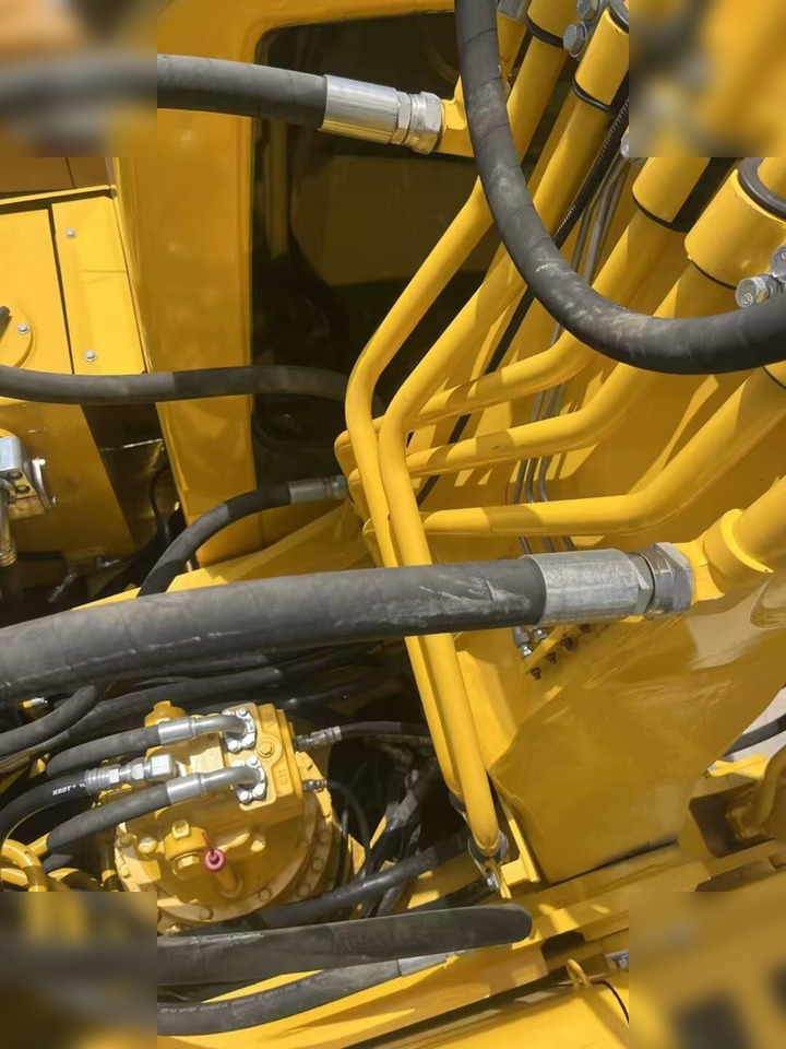 Pásové rýpadlo KOMATSU PC400 LC-8: obrázek 12 Pásové rýpadlo KOMATSU PC400 LC-8: obrázek 12