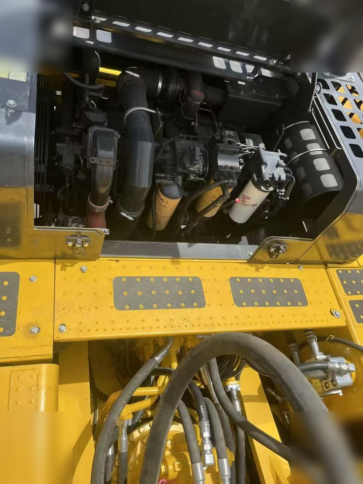 Pásové rýpadlo KOMATSU PC400 LC-8: obrázek 11 Pásové rýpadlo KOMATSU PC400 LC-8: obrázek 11