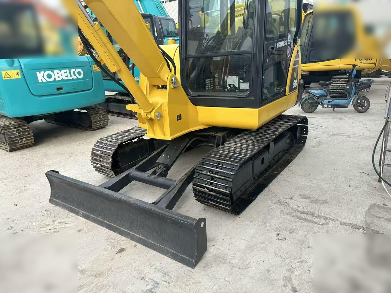 Mini rýpadlo KOMATSU PC56-7: obrázek 6