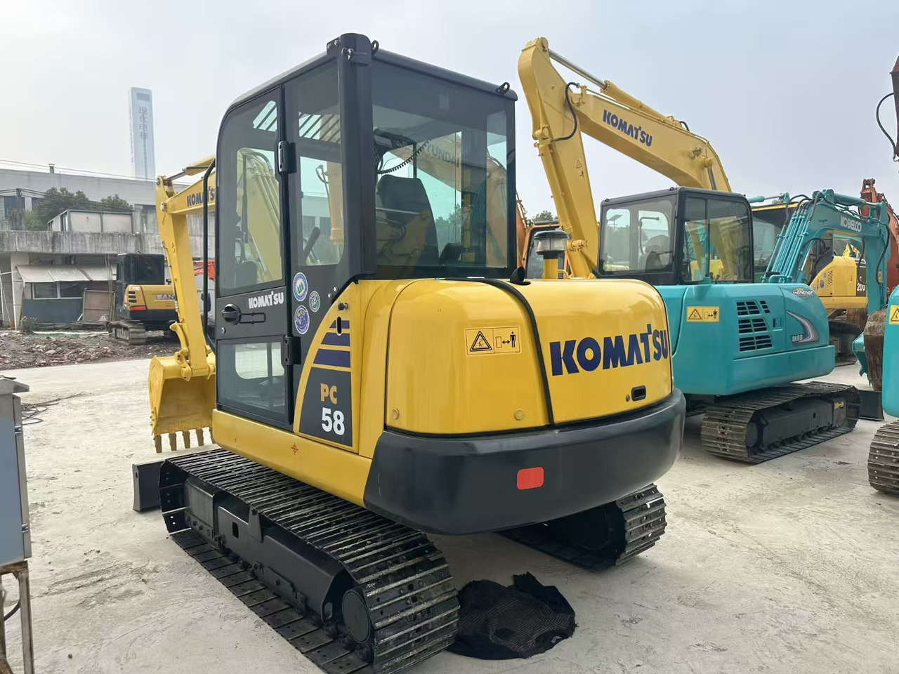 KOMATSU PC58 - Mini rýpadlo: obrázek 3 KOMATSU PC58 - Mini rýpadlo: obrázek 3