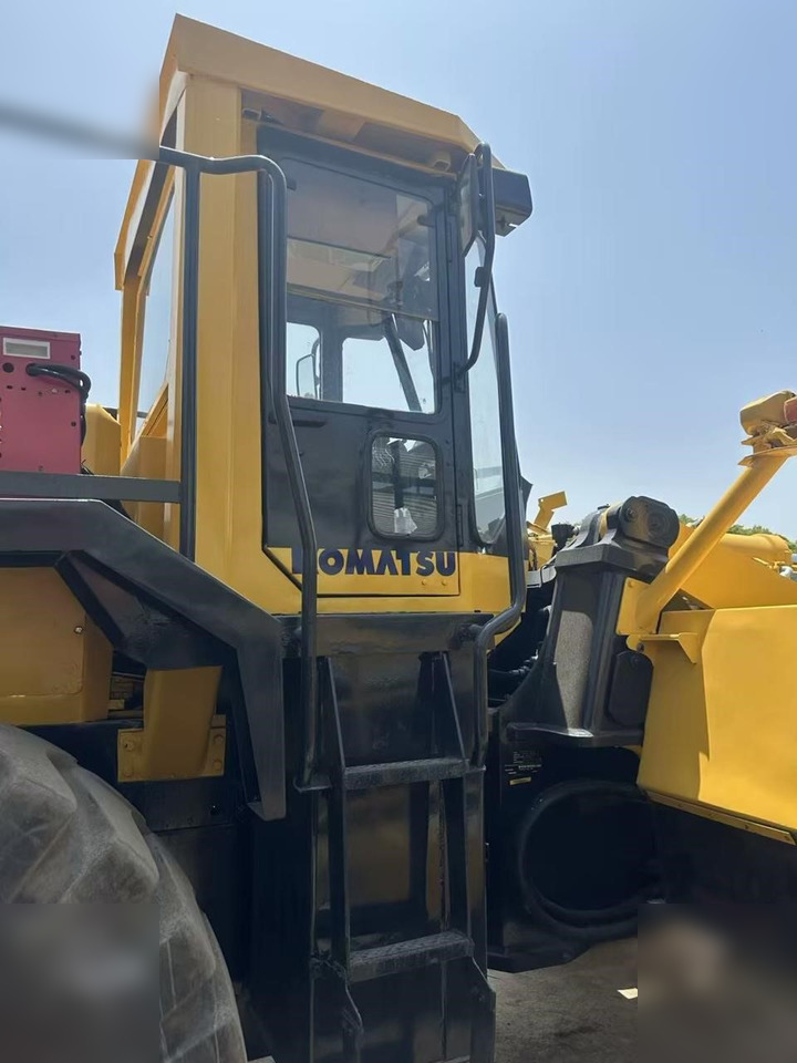 Kolový nakladač KOMATSU WA470-3: obrázek 10