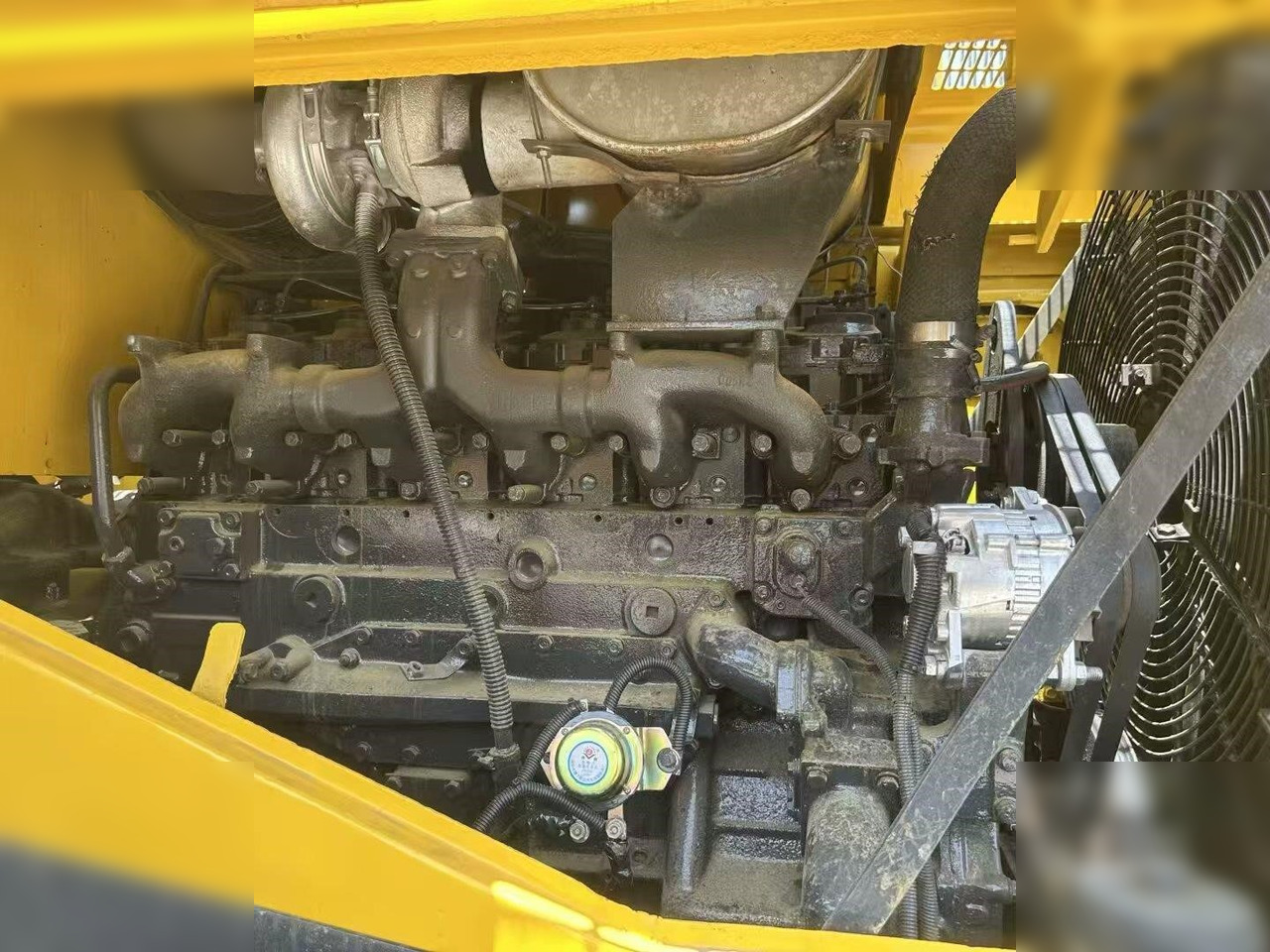 KOMATSU WA470-3 - Kolový nakladač: obrázek 2 KOMATSU WA470-3 - Kolový nakladač: obrázek 2