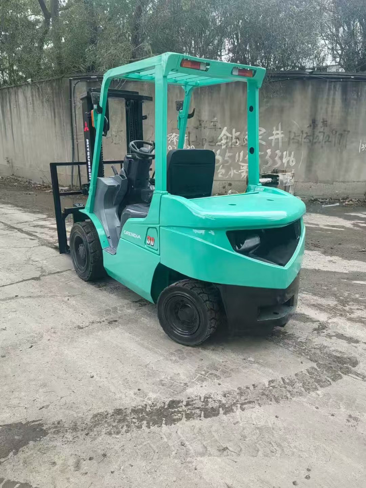 MITSUBISHI 3-ton - Vertikální sloupový výtah: obrázek 3 MITSUBISHI 3-ton - Vertikální sloupový výtah: obrázek 3