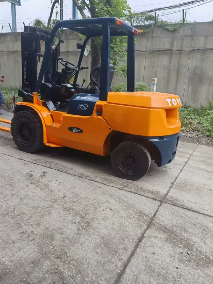 TOYATA 5-TON - Vertikální sloupový výtah: obrázek 1 TOYATA 5-TON - Vertikální sloupový výtah: obrázek 1