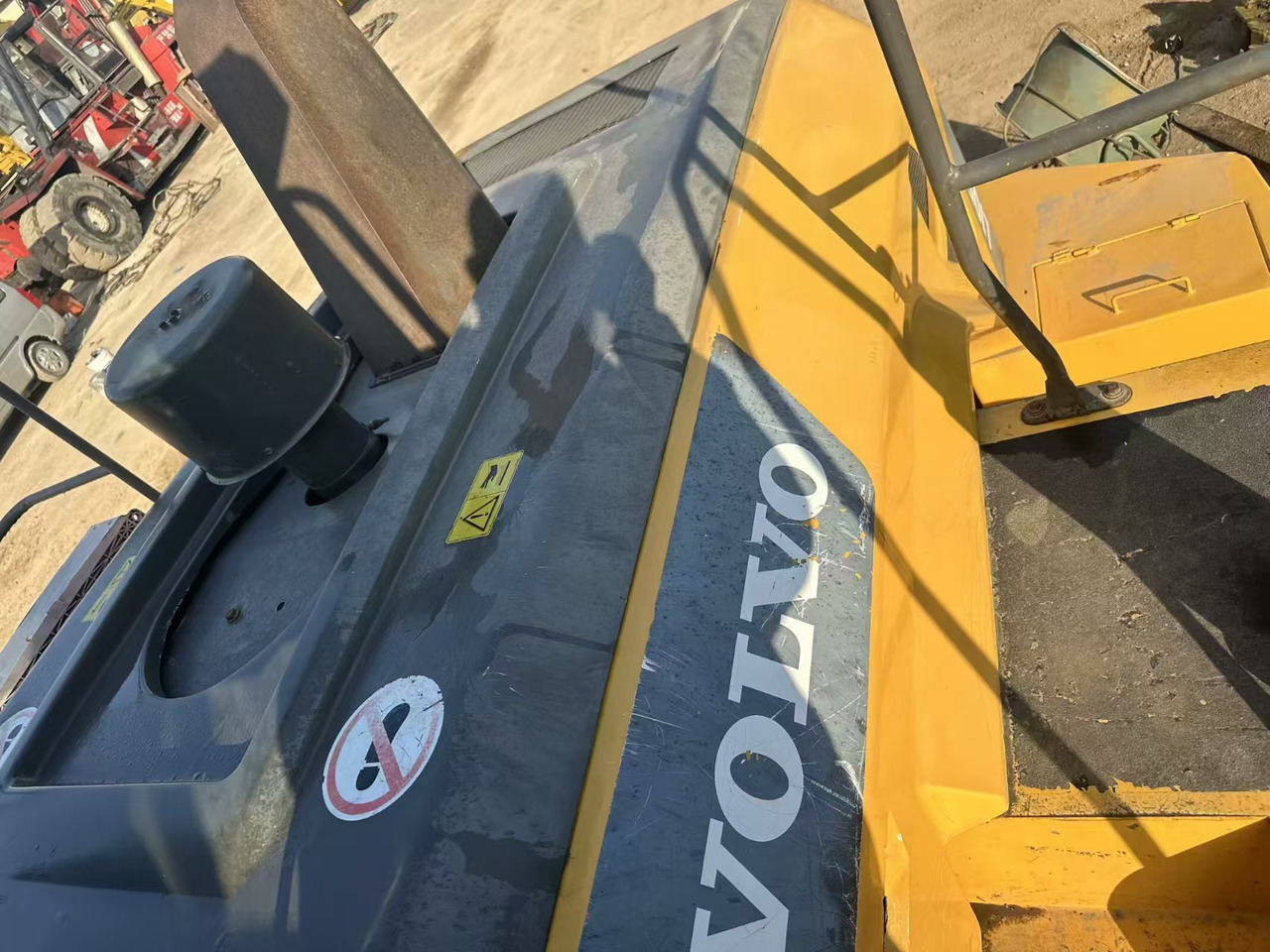 VOLVO 105L - Kolový nakladač: obrázek 3 VOLVO 105L - Kolový nakladač: obrázek 3