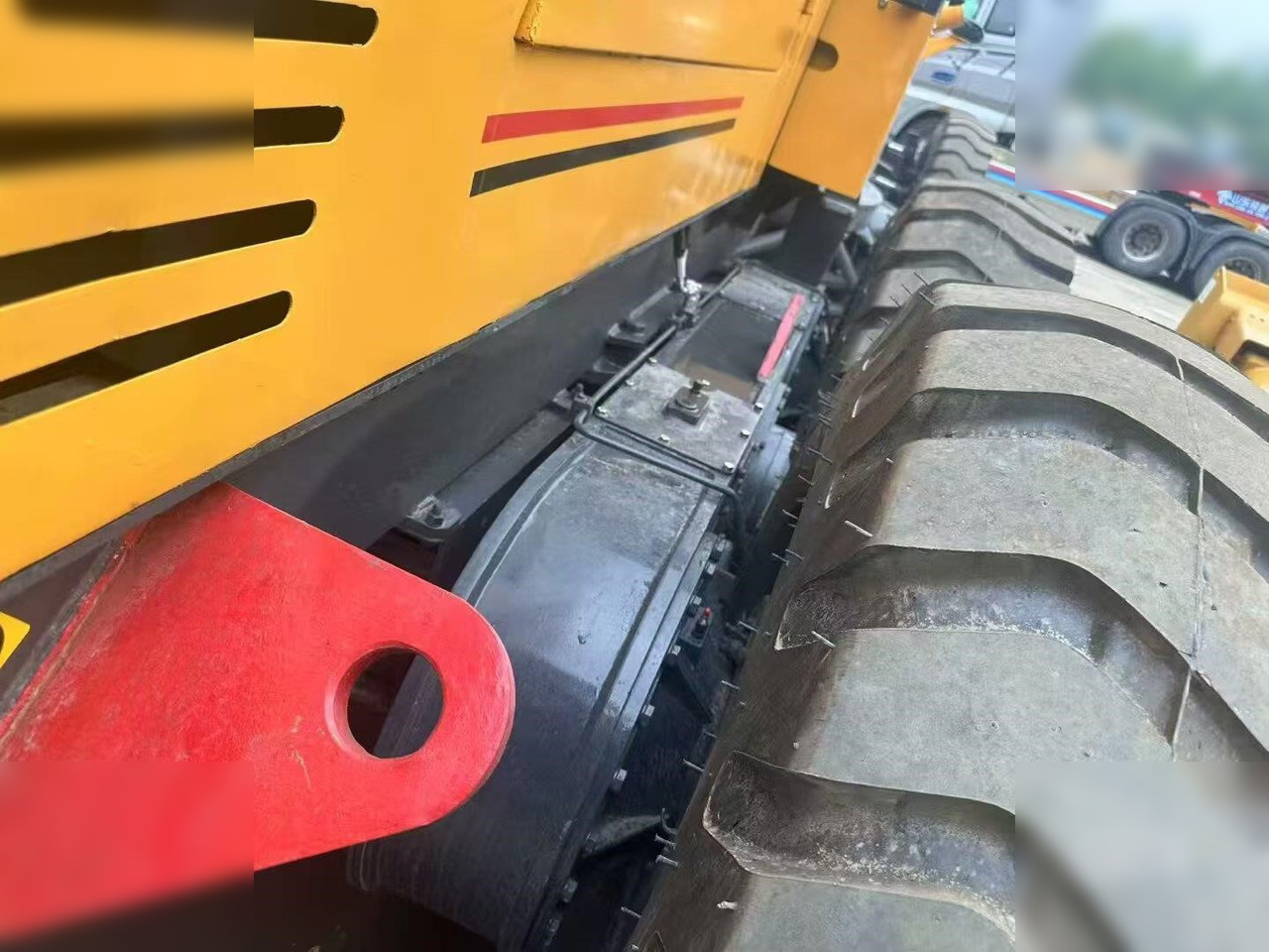 Grejdr XCMG GR2153: obrázek 8 Grejdr XCMG GR2153: obrázek 8