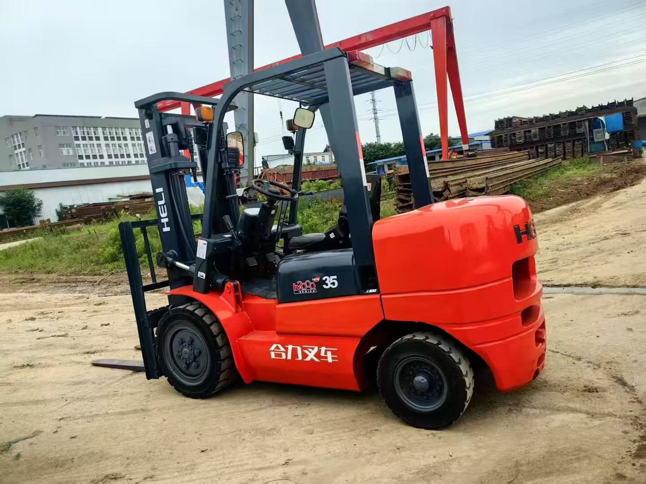 Heli 3.5ton - Vertikální sloupový výtah: obrázek 5 Heli 3.5ton - Vertikální sloupový výtah: obrázek 5