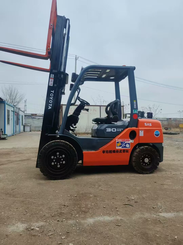 Toyata 3-ton - Vertikální sloupový výtah: obrázek 5 Toyata 3-ton - Vertikální sloupový výtah: obrázek 5