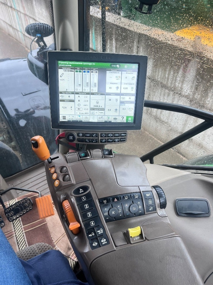 John Deere 6215 R Ultimate - Traktor: obrázek 4 John Deere 6215 R Ultimate - Traktor: obrázek 4