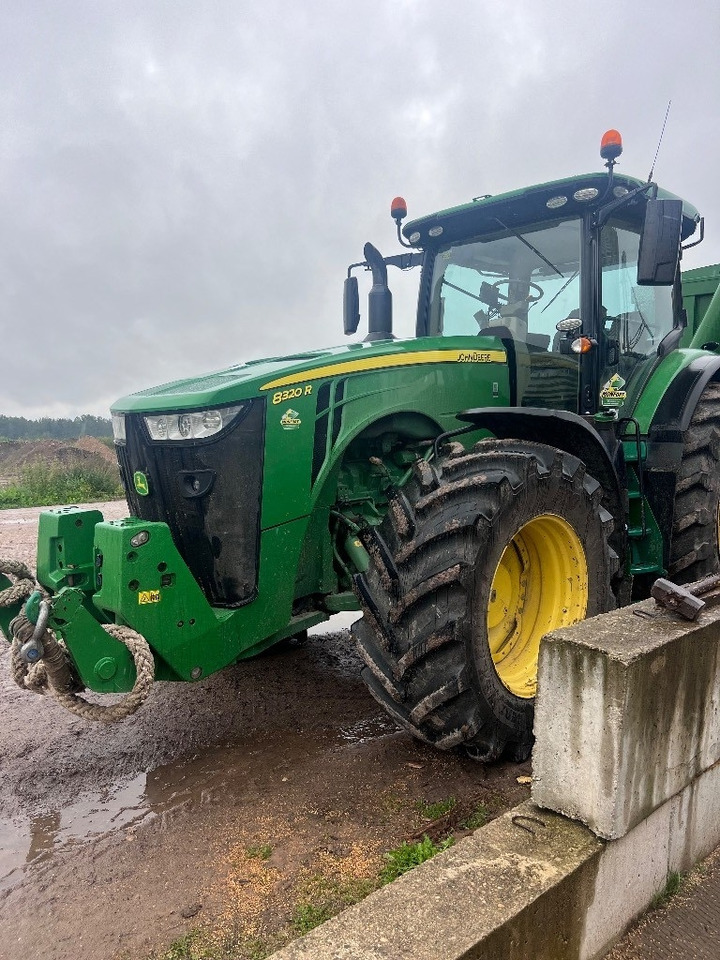John Deere 8320R - Traktor: obrázek 1 John Deere 8320R - Traktor: obrázek 1