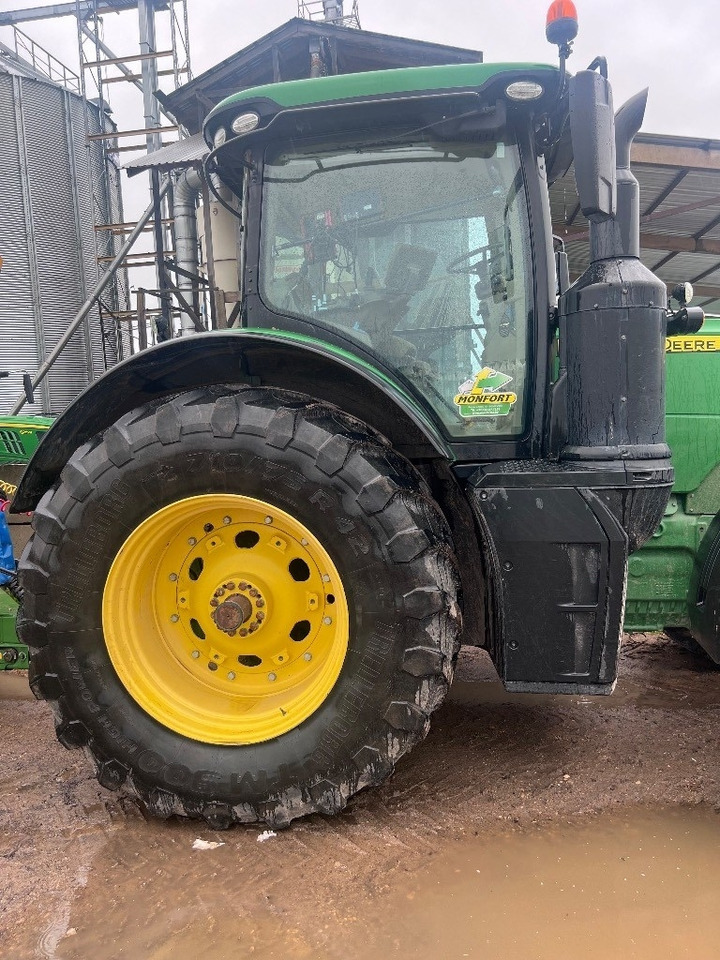 John Deere 8320R - Traktor: obrázek 4 John Deere 8320R - Traktor: obrázek 4
