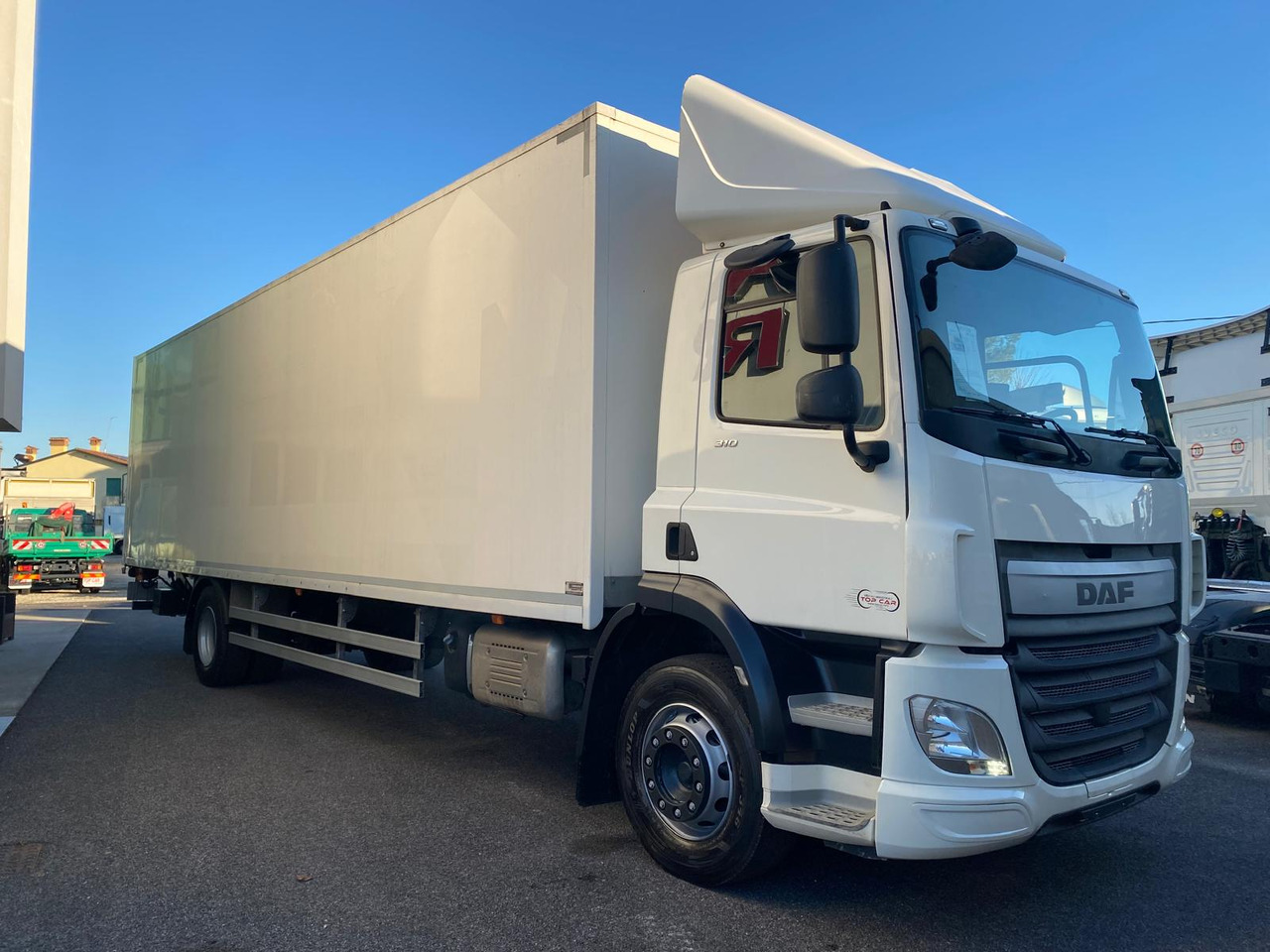 DAF 310 FA - Skříňový nákladní auto: obrázek 2 DAF 310 FA - Skříňový nákladní auto: obrázek 2