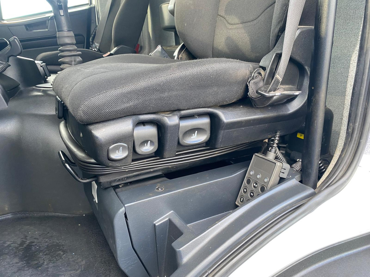 Nákladní automobil valníkový/ Plošinový IVECO AD260S36: obrázek 18