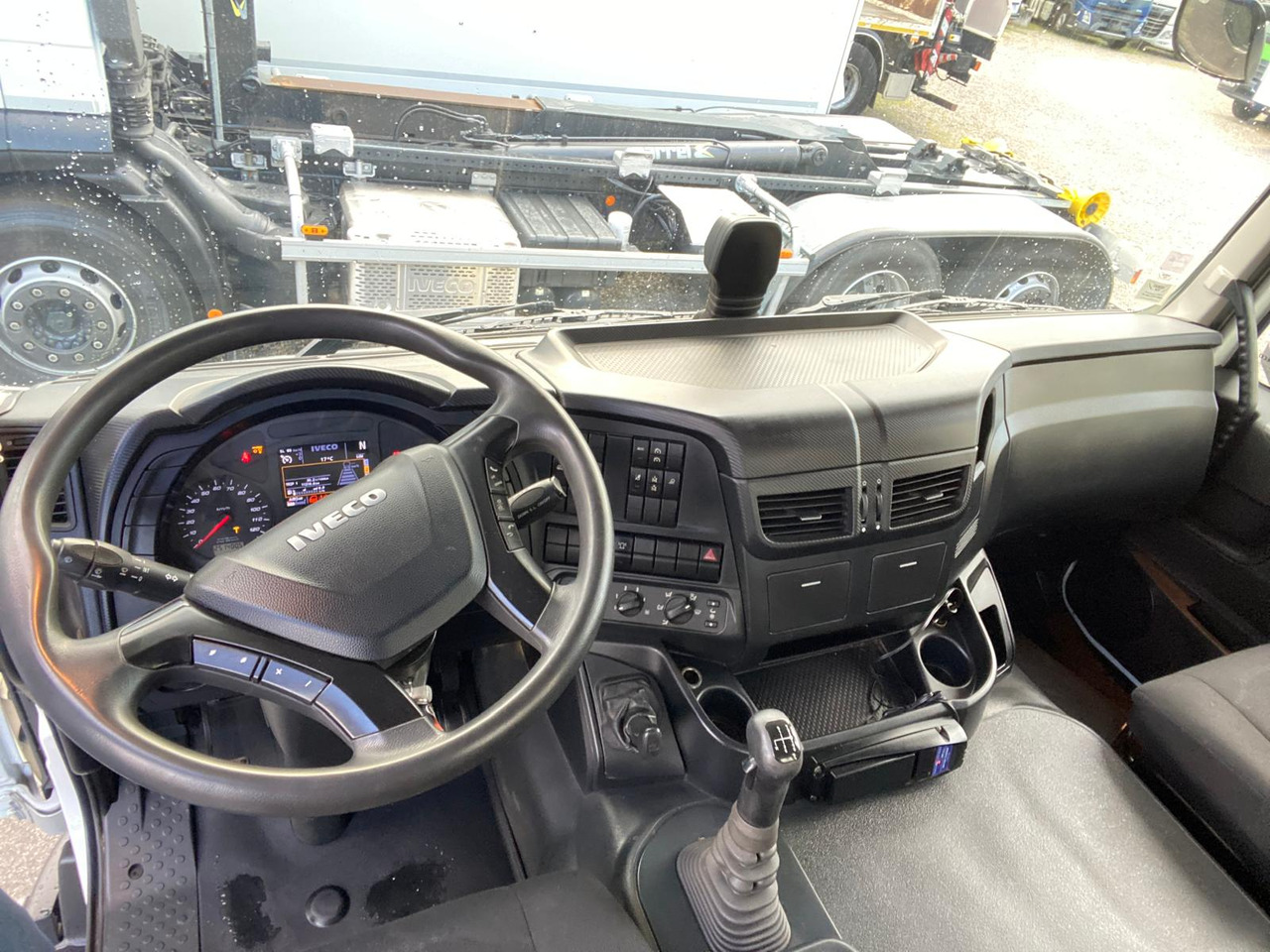 Nákladní automobil valníkový/ Plošinový IVECO AD260S36: obrázek 13
