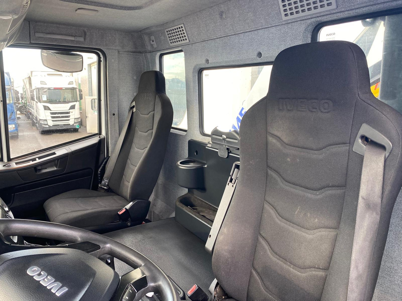 Nákladní automobil valníkový/ Plošinový IVECO AD260S36: obrázek 15