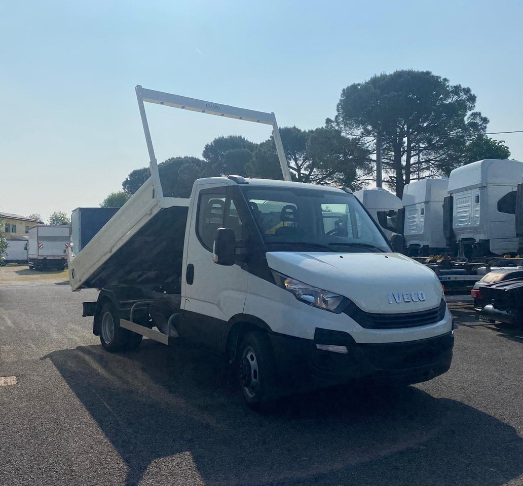 IVECO DAILY 35C12 - Dodávka sklápěč: obrázek 3 IVECO DAILY 35C12 - Dodávka sklápěč: obrázek 3
