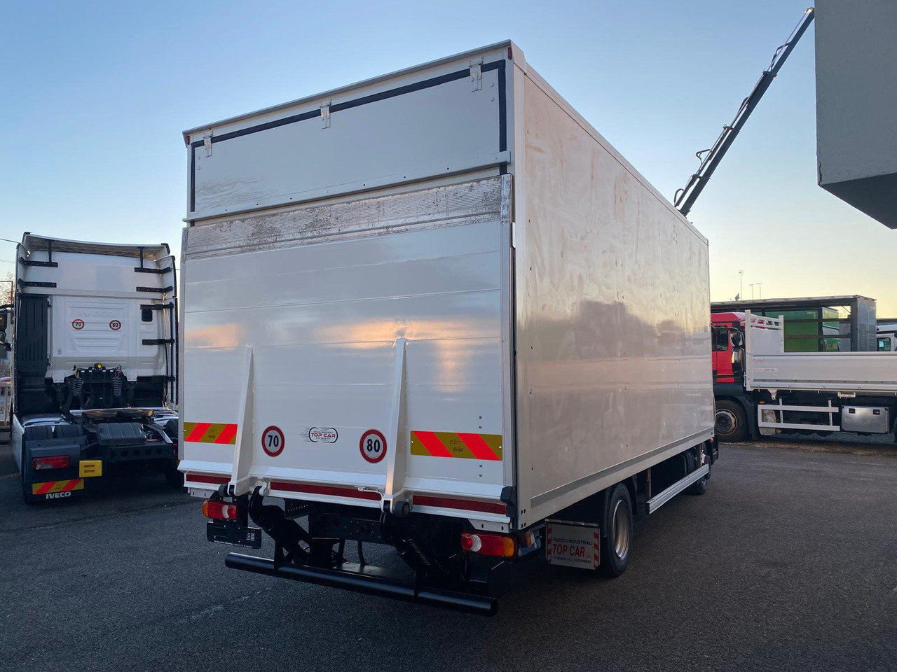 IVECO EUROCARGO 75E19 - Skříňový nákladní auto: obrázek 3 IVECO EUROCARGO 75E19 - Skříňový nákladní auto: obrázek 3