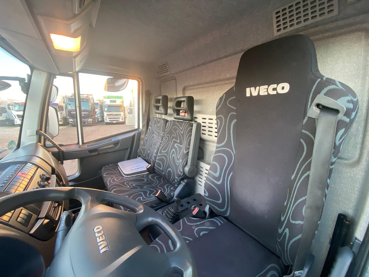 IVECO EUROCARGO 75E19 - Skříňový nákladní auto: obrázek 5 IVECO EUROCARGO 75E19 - Skříňový nákladní auto: obrázek 5