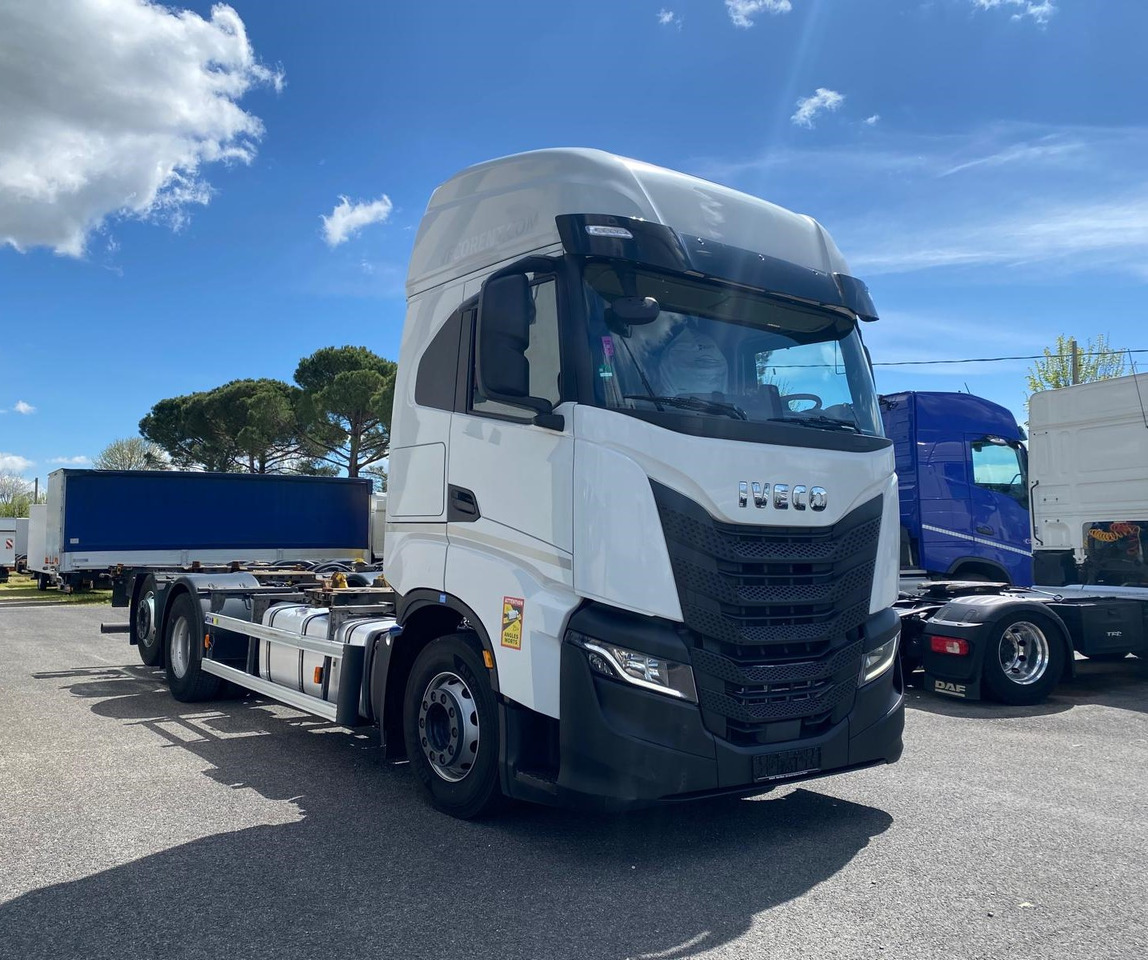 IVECO S-WAY AS260S48 - Podvozek s kabinou: obrázek 2 IVECO S-WAY AS260S48 - Podvozek s kabinou: obrázek 2