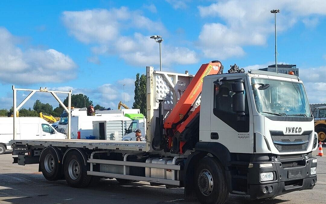 IVECO STRALIS 360 CASSONE FISSO E GRU PALFINGER - Nákladní automobil valníkový/ Plošinový, Auto s hydraulickou rukou: obrázek 2 IVECO STRALIS 360 CASSONE FISSO E GRU PALFINGER - Nákladní automobil valníkový/ Plošinový, Auto s hydraulickou rukou: obrázek 2