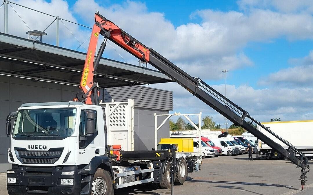 IVECO STRALIS 360 CASSONE FISSO E GRU PALFINGER - Nákladní automobil valníkový/ Plošinový, Auto s hydraulickou rukou: obrázek 3 IVECO STRALIS 360 CASSONE FISSO E GRU PALFINGER - Nákladní automobil valníkový/ Plošinový, Auto s hydraulickou rukou: obrázek 3