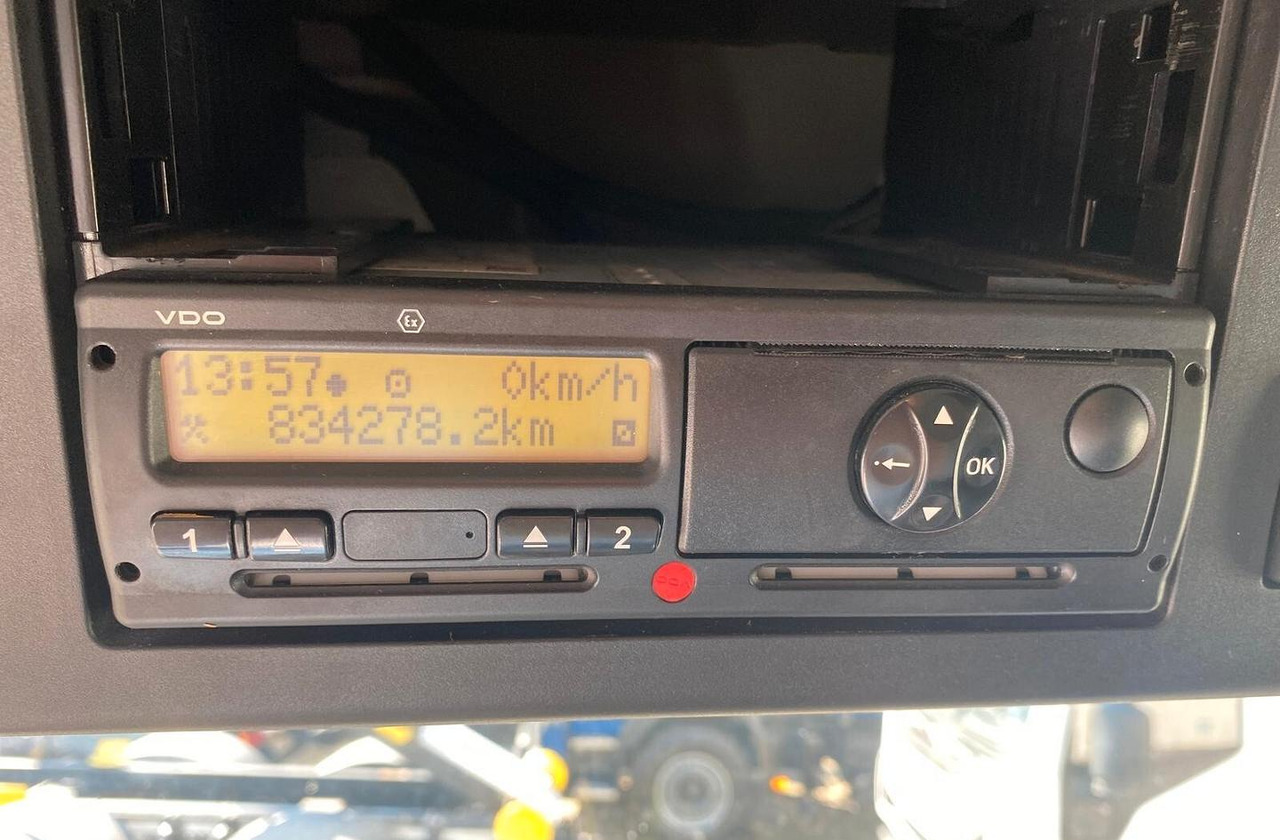 MERCEDES ANTOS 18.33 CASSONE ISOTERMICO E SPONDA - Chladírenský nákladní automobil: obrázek 5 MERCEDES ANTOS 18.33 CASSONE ISOTERMICO E SPONDA - Chladírenský nákladní automobil: obrázek 5
