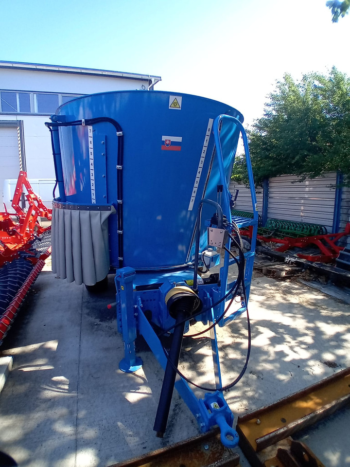 EUROMILK RINO FX 800 - Krmný míchací vůz: obrázek 4 EUROMILK RINO FX 800 - Krmný míchací vůz: obrázek 4