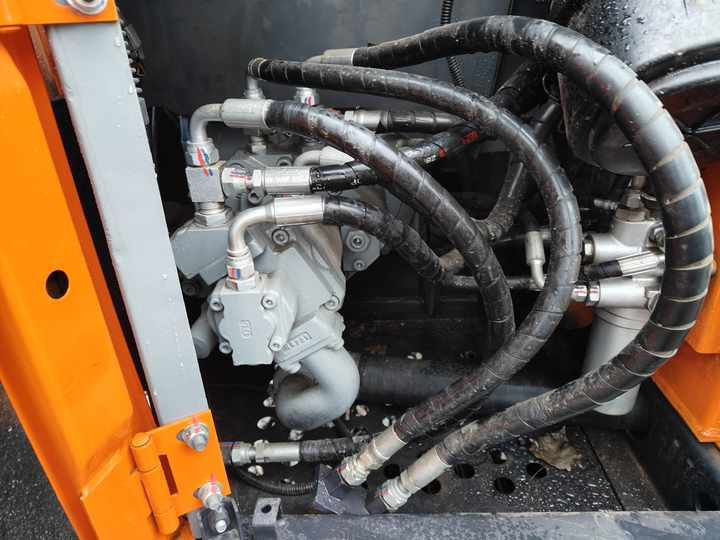 90% New HITACHI ZX70 Used Excavator Mining Construction Excavators, Strong Power, Low Price, and Very Good Quality - Pásové rýpadlo: obrázek 4 90% New HITACHI ZX70 Used Excavator Mining Construction Excavators, Strong Power, Low Price, and Very Good Quality - Pásové rýpadlo: obrázek 4