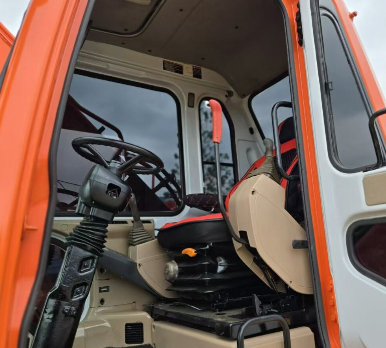 DOOSAN Good Condition Original Doosan DH150w-7 Wheel Excavator 15 Tons Used Doosan Dh150w-7 Excavator Used Wheel Excavator for Sale - Kolesové rýpadlo: obrázek 3 DOOSAN Good Condition Original Doosan DH150w-7 Wheel Excavator 15 Tons Used Doosan Dh150w-7 Excavator Used Wheel Excavator for Sale - Kolesové rýpadlo: obrázek 3