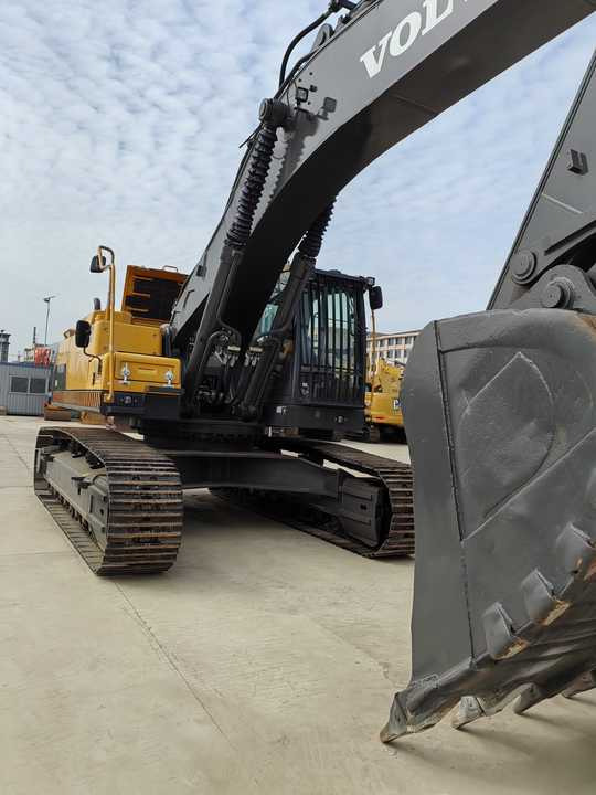 Good Condition VOLVO EC480DL Excavator Low Price Large Hydraulic Crawler Excavator volvo 480dl for Sale - Pásové rýpadlo: obrázek 4 Good Condition VOLVO EC480DL Excavator Low Price Large Hydraulic Crawler Excavator volvo 480dl for Sale - Pásové rýpadlo: obrázek 4
