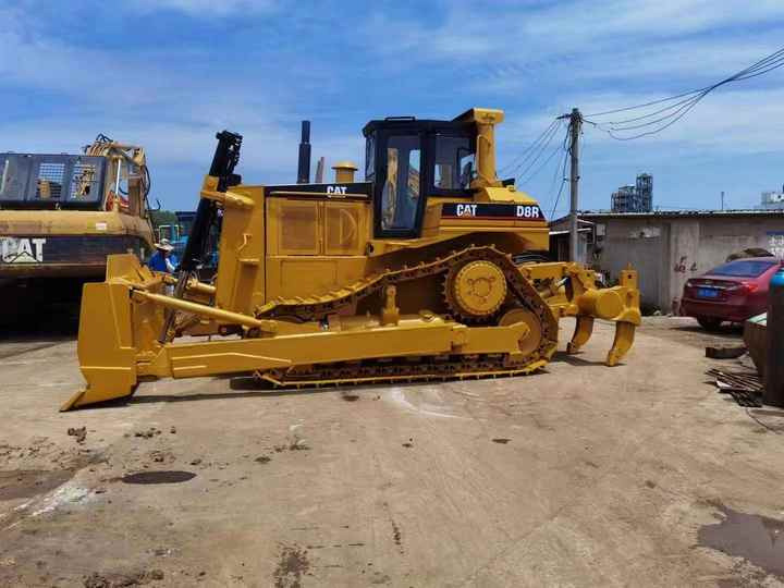 Hot Sale Used Original Japan Cat D8r Bulldozer/Big Dozer D 8 D7 Used D7r Bulldozer - Buldozer: obrázek 4 Hot Sale Used Original Japan Cat D8r Bulldozer/Big Dozer D 8 D7 Used D7r Bulldozer - Buldozer: obrázek 4