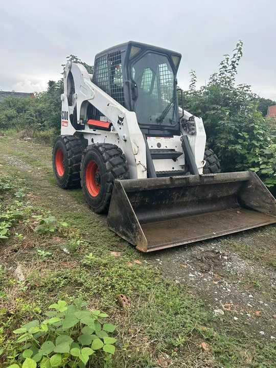 Second Hand BOBCAT S300 Skid-steer Loader with Very Good Performance Is for Sale at a Low Price - Smykový nakladač: obrázek 2 Second Hand BOBCAT S300 Skid-steer Loader with Very Good Performance Is for Sale at a Low Price - Smykový nakladač: obrázek 2