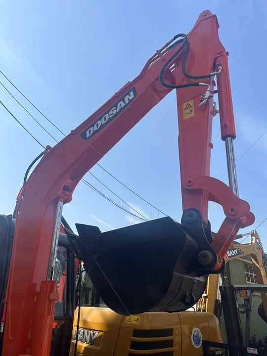 Second Hand Doosan Dx-60 Excavator for Sale - Pásové rýpadlo: obrázek 5 Second Hand Doosan Dx-60 Excavator for Sale - Pásové rýpadlo: obrázek 5