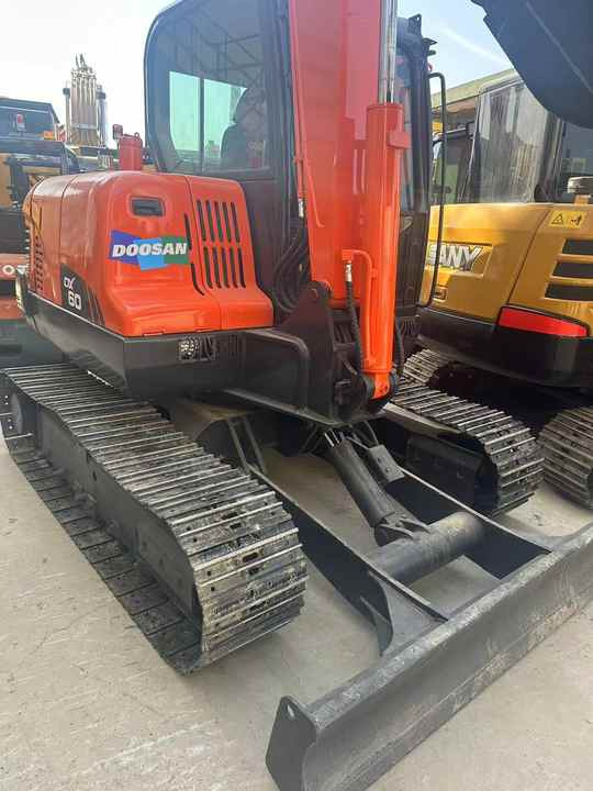 Second Hand Doosan Dx-60 Excavator for Sale - Pásové rýpadlo: obrázek 3 Second Hand Doosan Dx-60 Excavator for Sale - Pásové rýpadlo: obrázek 3