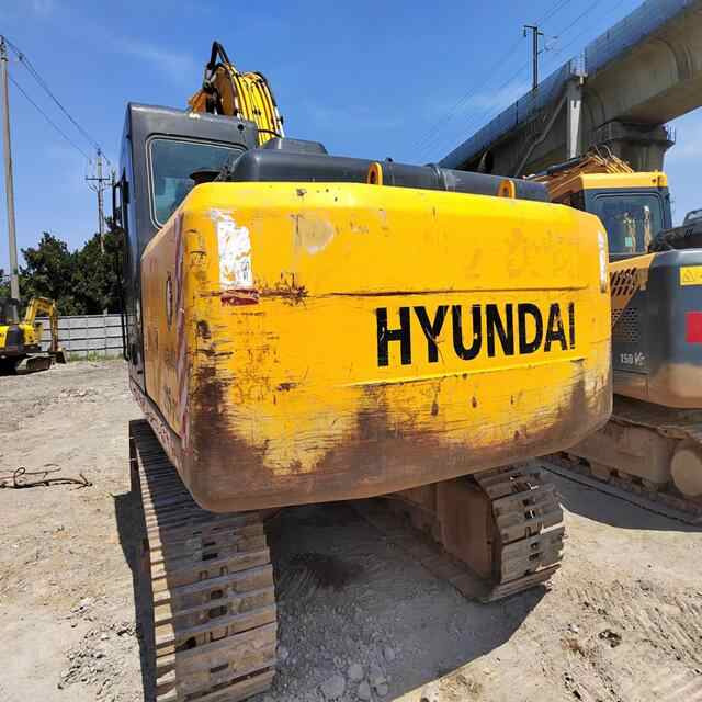 Second-hand Original Hyundai R215-7C Crawler Excavator - Rýpadlo: obrázek 3 Second-hand Original Hyundai R215-7C Crawler Excavator - Rýpadlo: obrázek 3