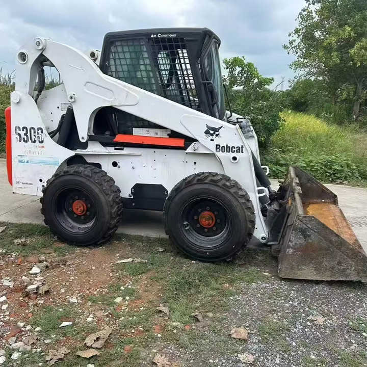 USED BOBCAT S300 Skid-steer Loader with Very Good Performance Is for Sale at a Low Price. S160/s185/s220/330 in Stock - Smykový nakladač: obrázek 1 USED BOBCAT S300 Skid-steer Loader with Very Good Performance Is for Sale at a Low Price. S160/s185/s220/330 in Stock - Smykový nakladač: obrázek 1