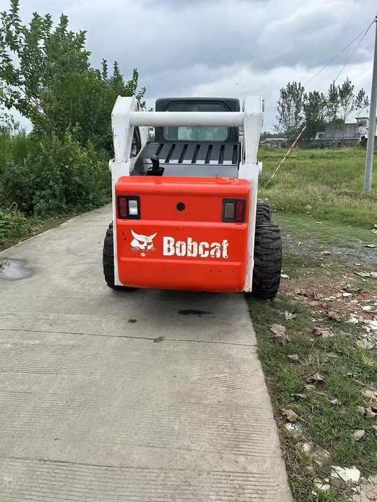 USED BOBCAT S300 Skid-steer Loader with Very Good Performance Is for Sale at a Low Price. S160/s185/s220/330 in Stock - Smykový nakladač: obrázek 3 USED BOBCAT S300 Skid-steer Loader with Very Good Performance Is for Sale at a Low Price. S160/s185/s220/330 in Stock - Smykový nakladač: obrázek 3