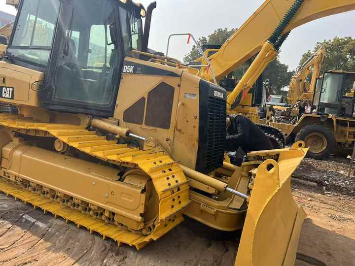 Used Cat Mini Bulldozer D5k Cat Dozers - Buldozer: obrázek 2 Used Cat Mini Bulldozer D5k Cat Dozers - Buldozer: obrázek 2