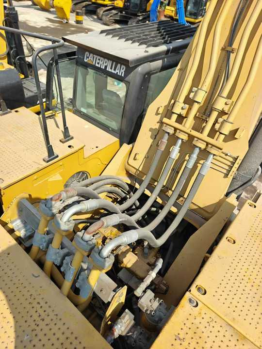 Used Caterpillar 374DL Large Excavator on Sale Original CAT Heavy Equipment Crawler Excavator 374d for Sale - Pásové rýpadlo: obrázek 5 Used Caterpillar 374DL Large Excavator on Sale Original CAT Heavy Equipment Crawler Excavator 374d for Sale - Pásové rýpadlo: obrázek 5