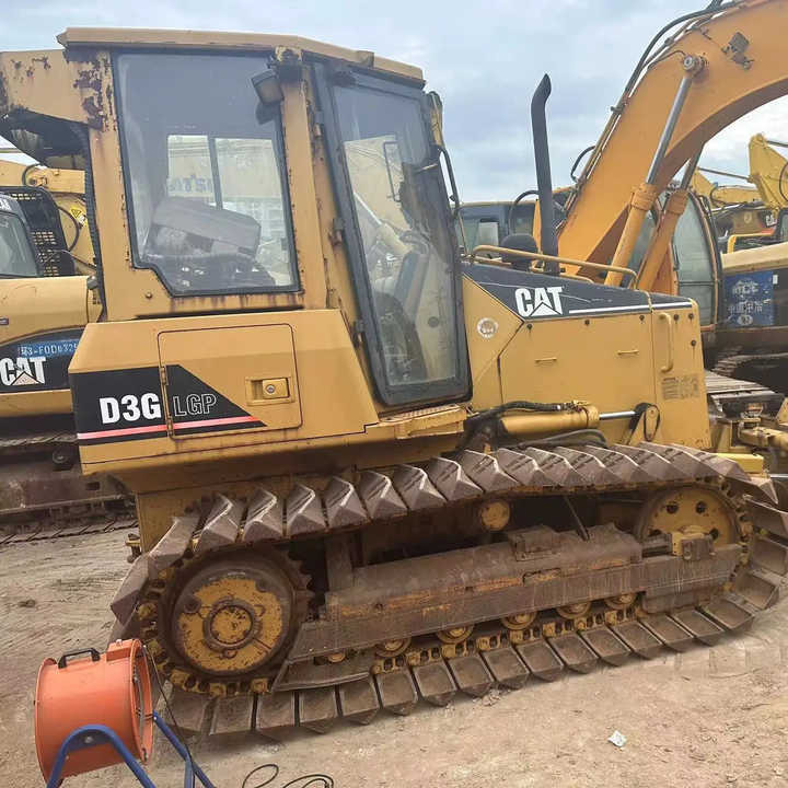 Used Caterpillar CAT D3G Land Road Motor Bulldozer CAT Used Grader Cheap Price for Sale - Buldozer: obrázek 1 Used Caterpillar CAT D3G Land Road Motor Bulldozer CAT Used Grader Cheap Price for Sale - Buldozer: obrázek 1